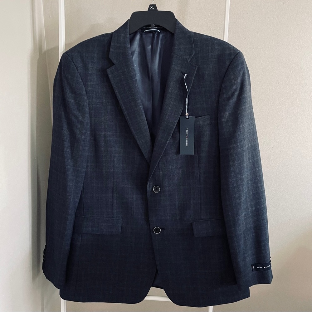 Men’s navy sport coat